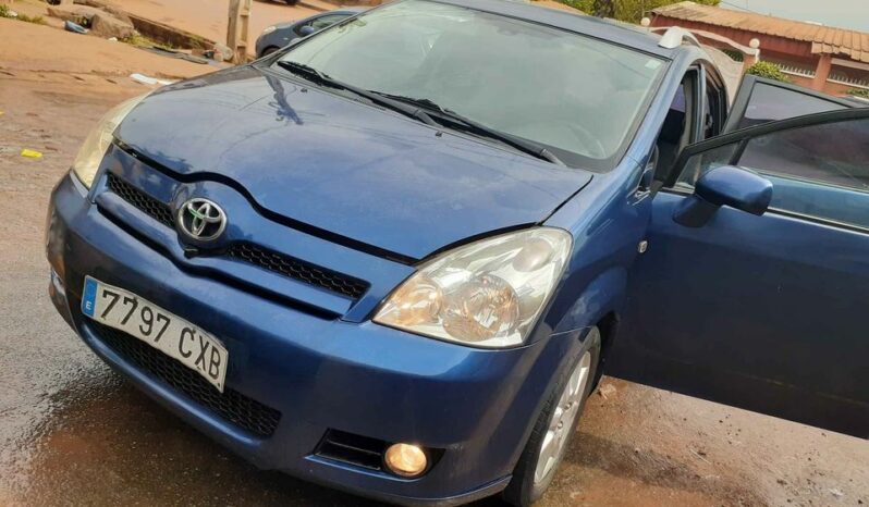 Toyota Corolla verso 2008 occasion Europe Yaoundé complet