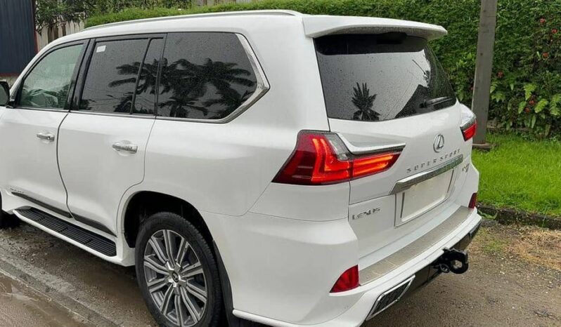 Lexus LX 570 2021 occasion Douala complet