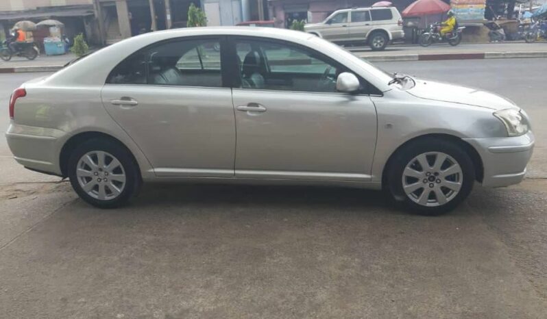 Toyota Avensis 2004 occasion Douala complet