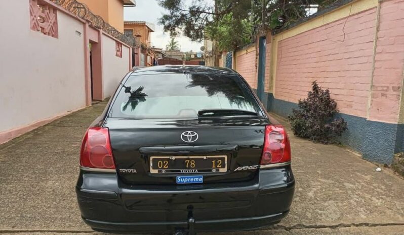 Toyota Avensis 2006 Douala complet