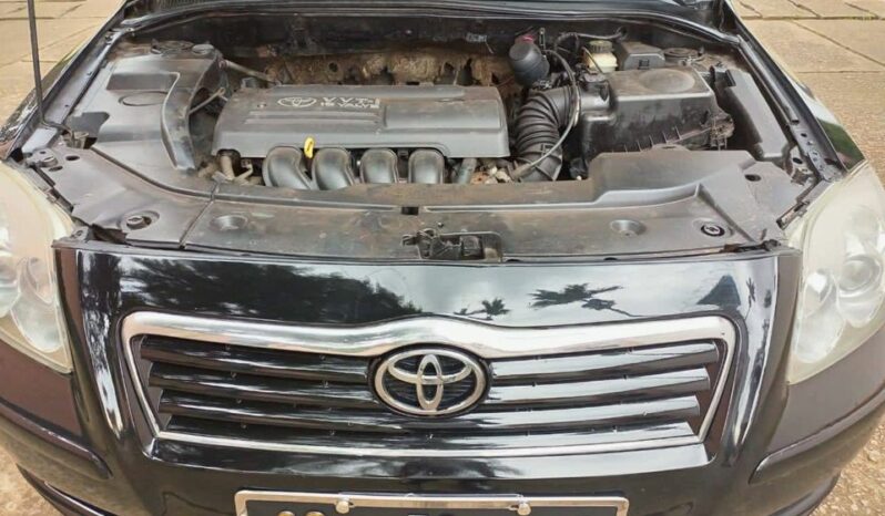 Toyota Avensis 2006 Douala complet