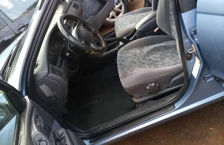 Toyota Carina E 2000 Yaoundé complet