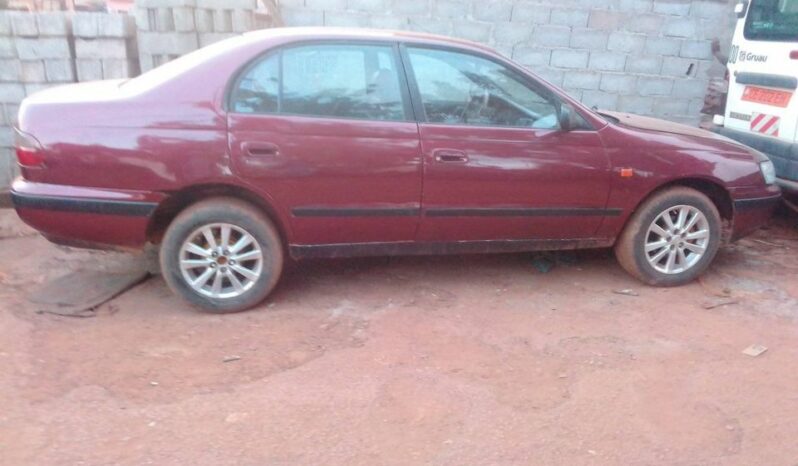 Toyota Carina E à vendre Yaoundé complet