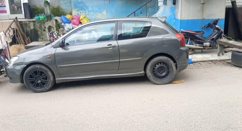 TOYOTA Corolla 115 2004 Douala complet