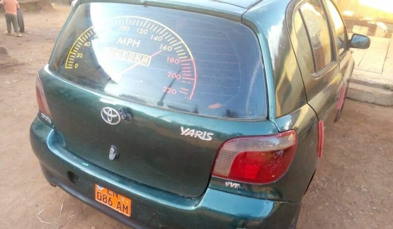 Toyota Yaris 2002 essence Yaoundé complet