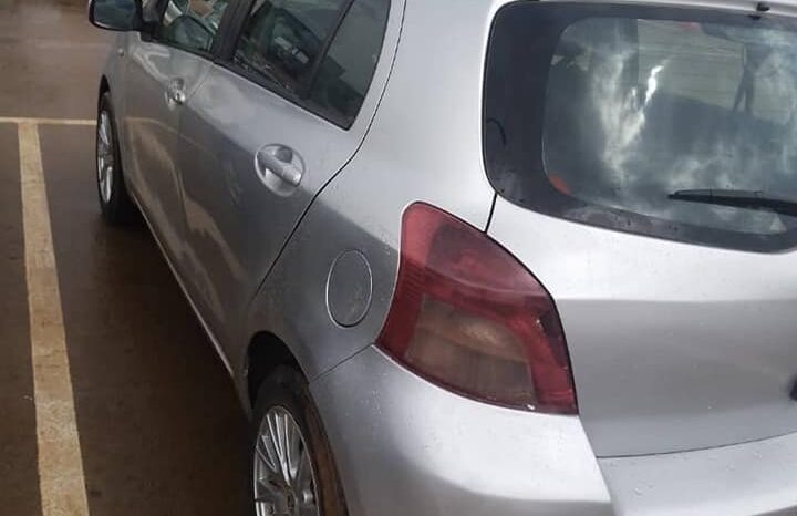 Toyota Yaris 2008 Douala complet