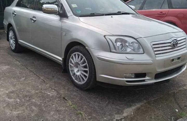 Toyota Avensis 2004 occasion Douala complet