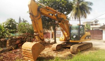 Location engin Pelleteuse Hydraulique Caterpillar 318C L à Douala complet