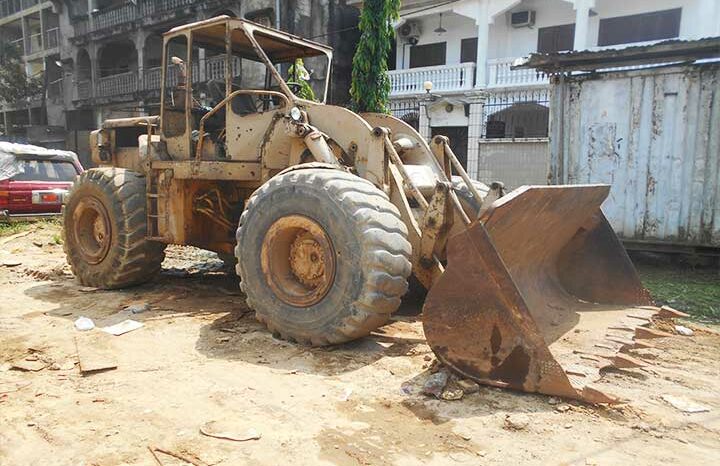 Location engin Chargeuse Caterpillar 936C à Douala complet