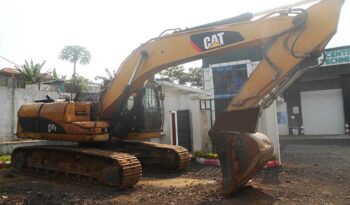 Location engin poclain Caterpillar M320 à Douala complet