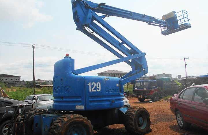 Location nacelle élévatrice Genie 21m à Douala complet