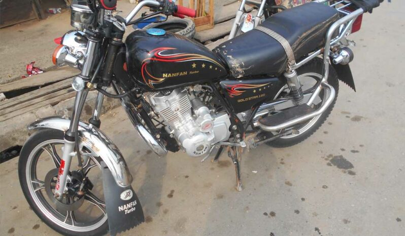 Moto Nanfan gold star 150 à vendre Douala complet