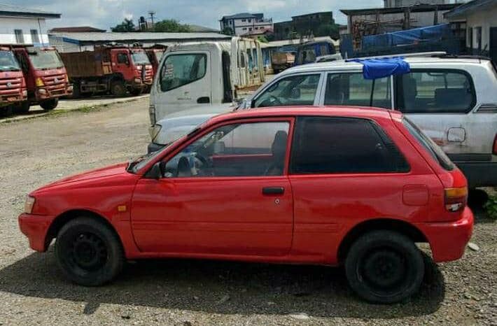 TOYOTA  Starlet occasion Douala complet