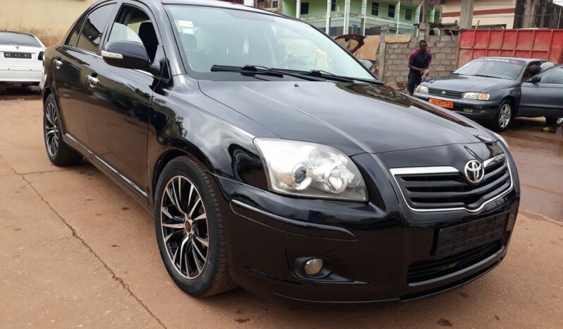 Avensis 2004 à vendre à Yaoundé  complet