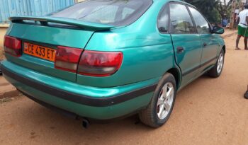 Toyota Carina E à Yaoundé complet