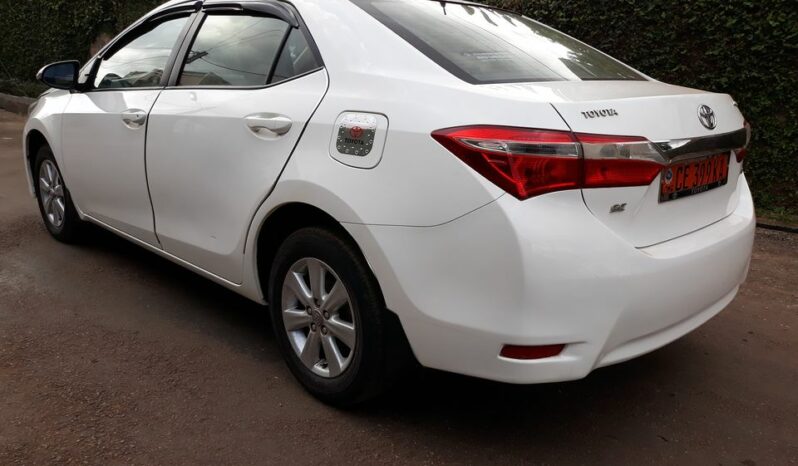 Toyota Corolla 115 2015 occasion Douala complet