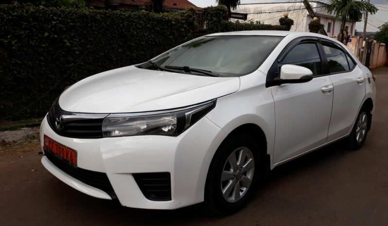 Toyota Corolla 115 2015 occasion Douala complet