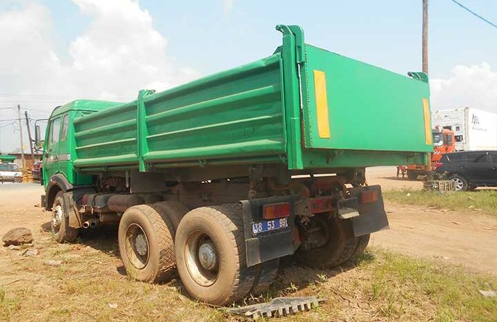 Camion benne Actros 2635 occasion à Douala complet