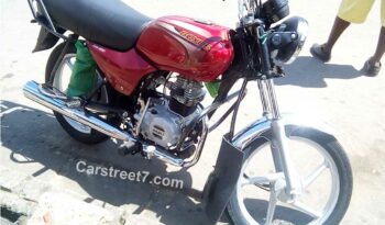 Moto occasion Bajaj Boxer à Douala complet