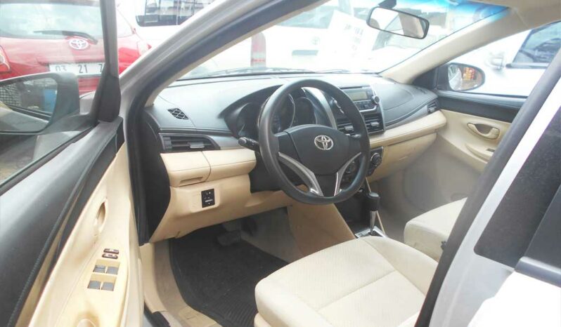 Location voiture Toyota Yaris à Douala complet