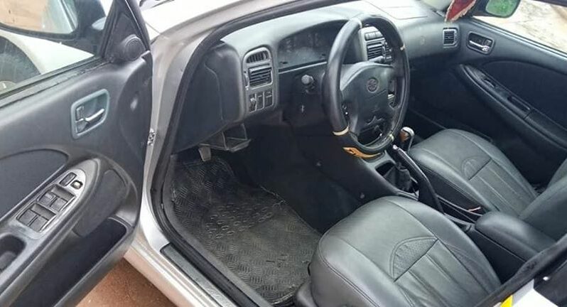 Toyota Avensis à vendre à Yaoundé Cameroun complet