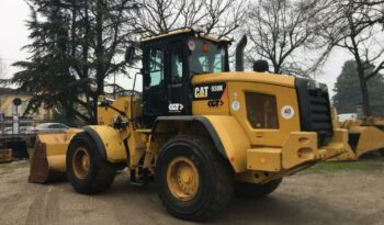 Location engin chargeuse sur pneus Caterpillar 938K à Douala complet