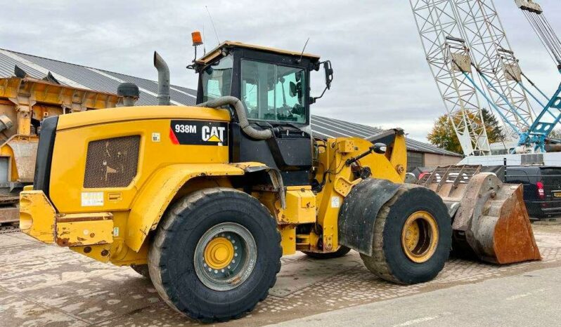 Location engin chargeuse sur pneus Caterpillar 938M à Douala complet