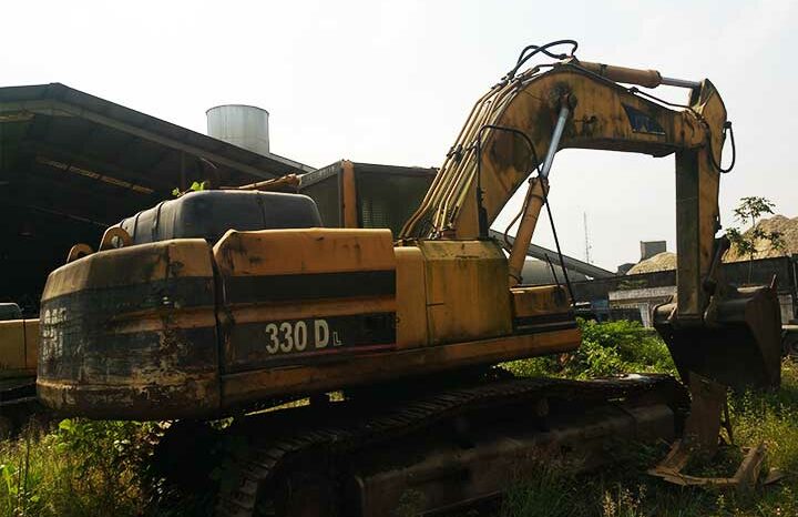 Location pelle hydraulique sur chenilles Caterpillar-330-DL à Douala complet