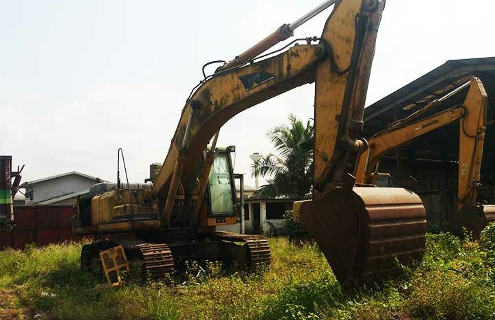 Location pelle hydraulique sur chenilles Caterpillar-330-DL à Douala complet