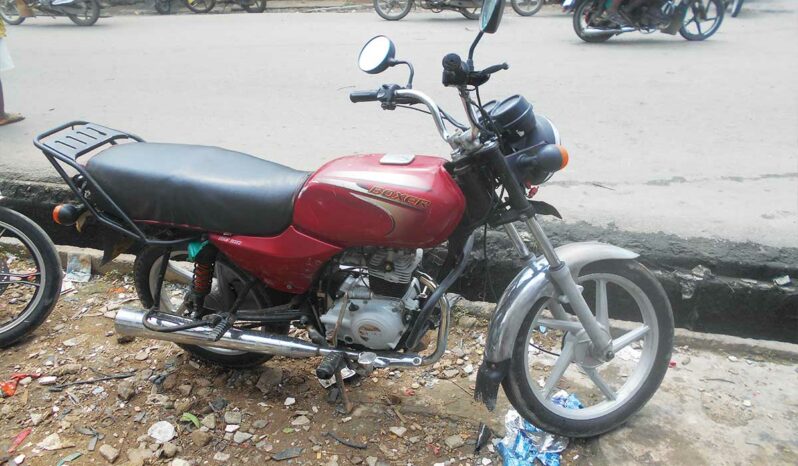 Moto Bajaj Boxer à vendre Douala complet