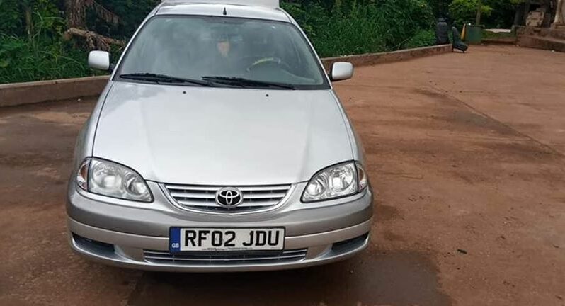 Toyota Avensis à vendre à Yaoundé Cameroun complet