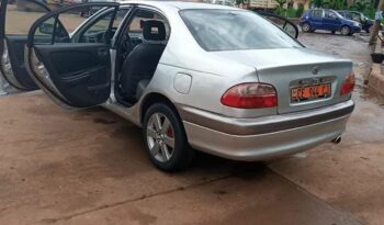 Toyota Avensis à vendre à Yaoundé Cameroun complet