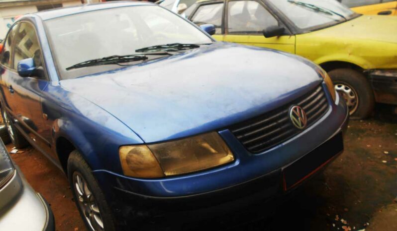 Volkswagen Passat à vendre à Douala complet