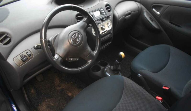 Toyota Yaris 2002 occasion d’Europe à Douala complet