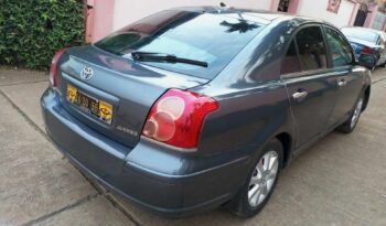 Avensis leafback 2005 Yaoundé complet