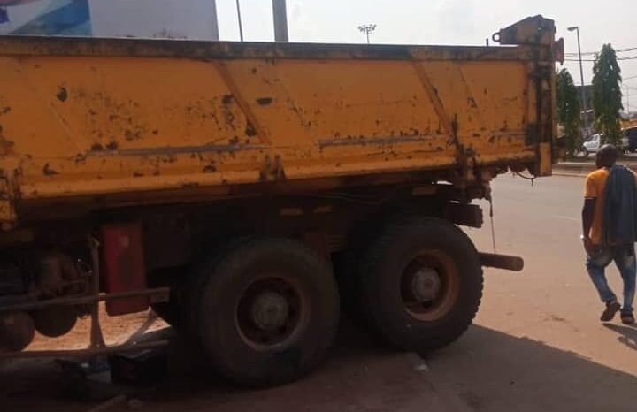 Mercedes Actros 3336 à vendre Yaoundé complet