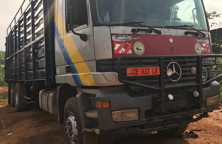 Camions Mercedes actros MP1 a vendre Mbouda complet