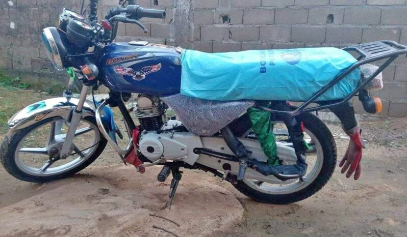 Moto Bajaj Boxer à vendre Douala complet