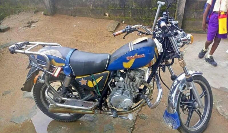 Moto sanili à vendre Douala complet