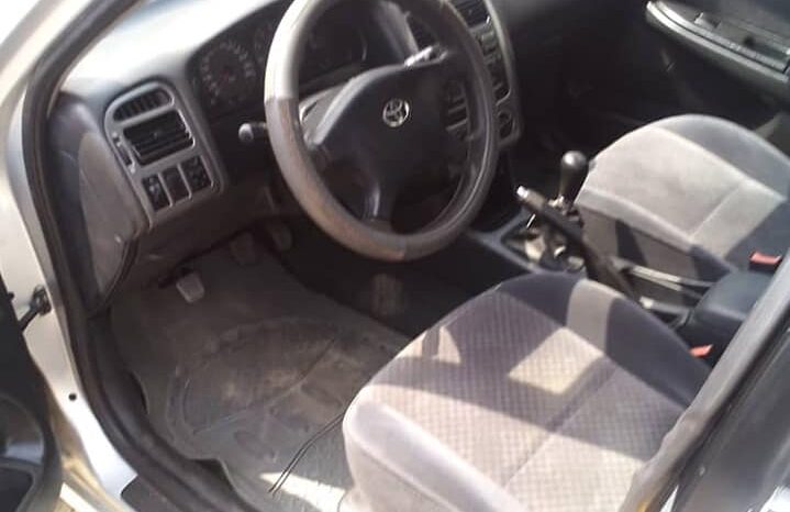 Toyota Avensis 2002 à vendre Douala complet