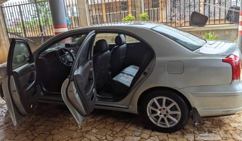 TOYOTA AVENSIS tête de cochon à vendre Douala complet