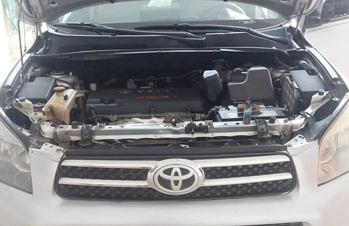 TOYOTA RAV4 2009 automatique Douala complet