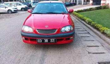 Toyota Avensis 2000 Essence Douala complet