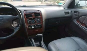 Toyota Avensis 2000 Essence Douala complet