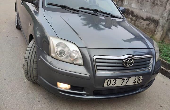 Toyota Avensis 2005 tête de cochon Douala complet