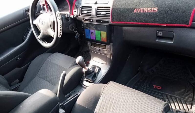 Toyota Avensis Long chassis à vendre Douala complet