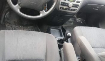 Toyota Avensis verso 2005 Douala complet