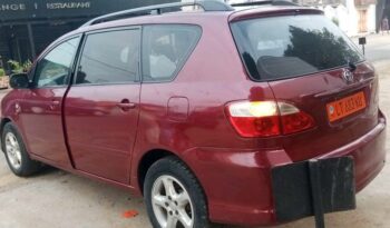 Toyota Avensis verso 2005 Douala complet