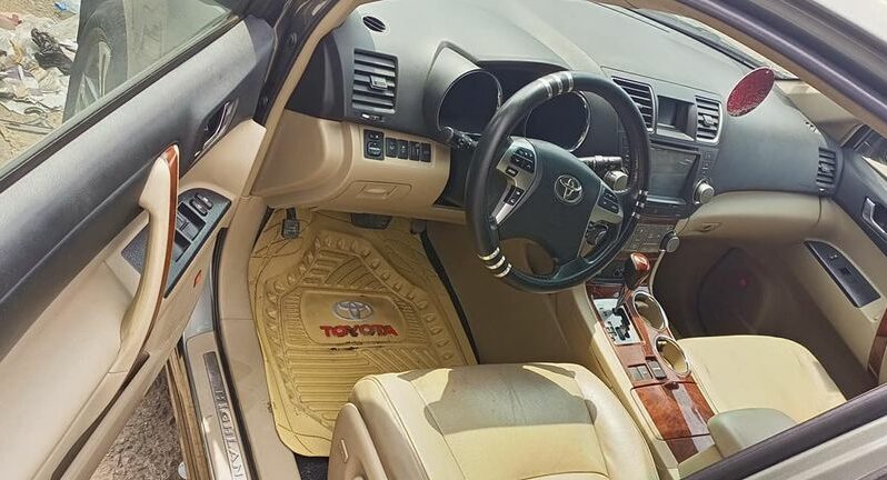 Toyota Highlander 2011 Douala complet