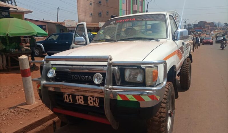 Toyota Hilux Pickup 2000 à vendre Bafoussam complet